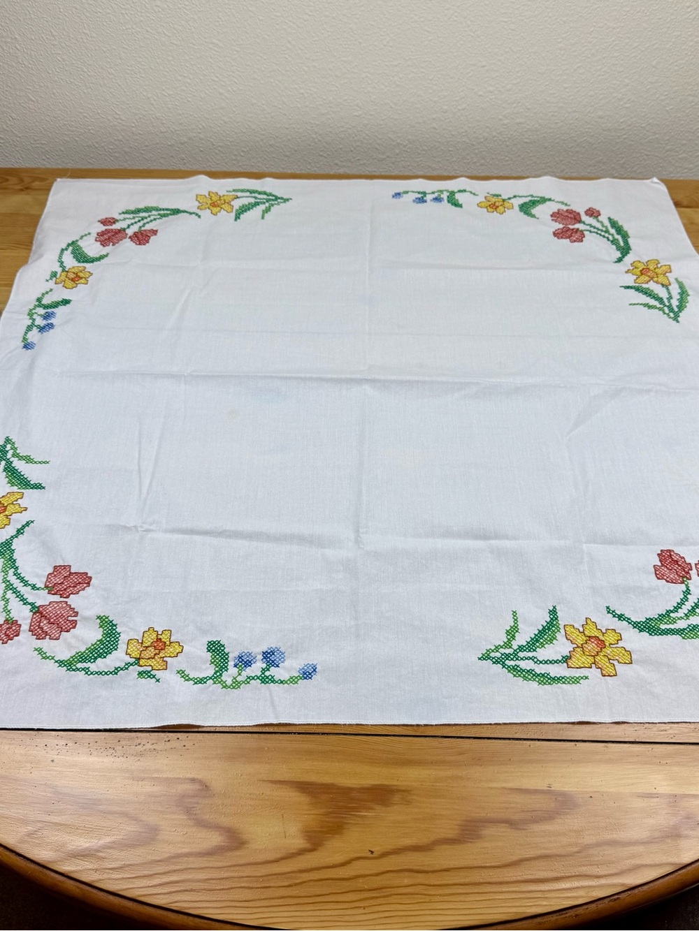 Handmade Cross Stitch Vintage Style Tablecloth Floral 34x35”